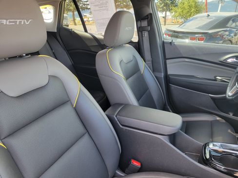 Used 2025 Chevrolet Trax ACTIV w/ Driver Confidence Package FWD image 19