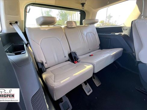 Used 2024 Ford Expedition Limited image 27