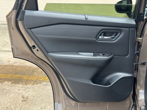Used 2024 Nissan Rogue SL w/ SL Premium Package FWD image 43