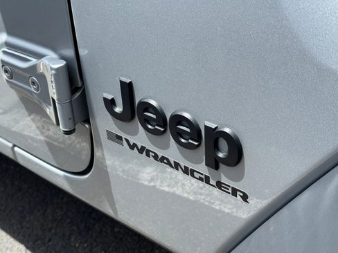 Used 2023 Jeep Wrangler Unlimited Sport AWD/4WD image 15