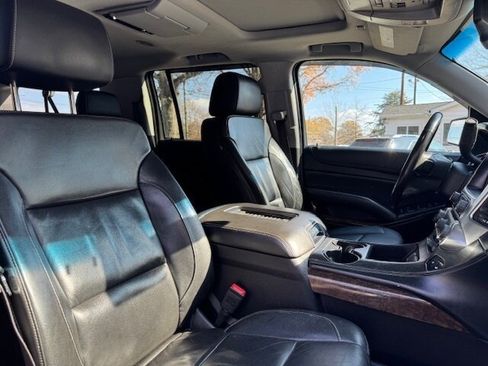 Used 2016 Chevrolet Suburban LT image 21