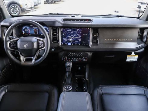 New 2025 Ford Bronco Badlands image 12