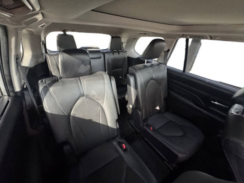 Used 2024 Toyota Grand Highlander Limited image 17