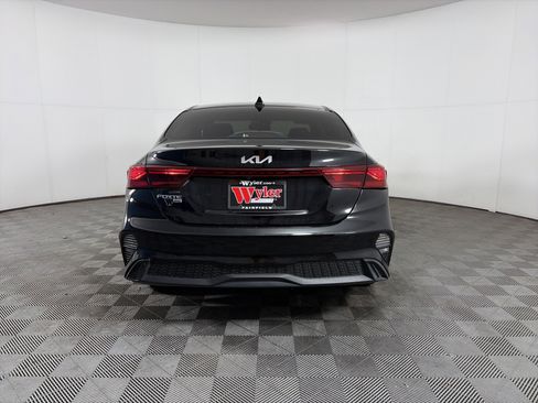 Used 2023 Kia Forte LX image 16