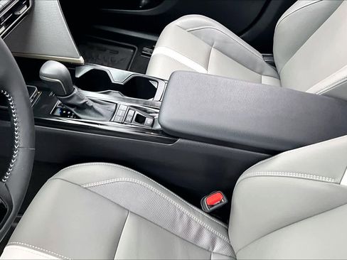 Used 2026 Toyota Camry SE w/ Multimedia Upgrade Package image 14