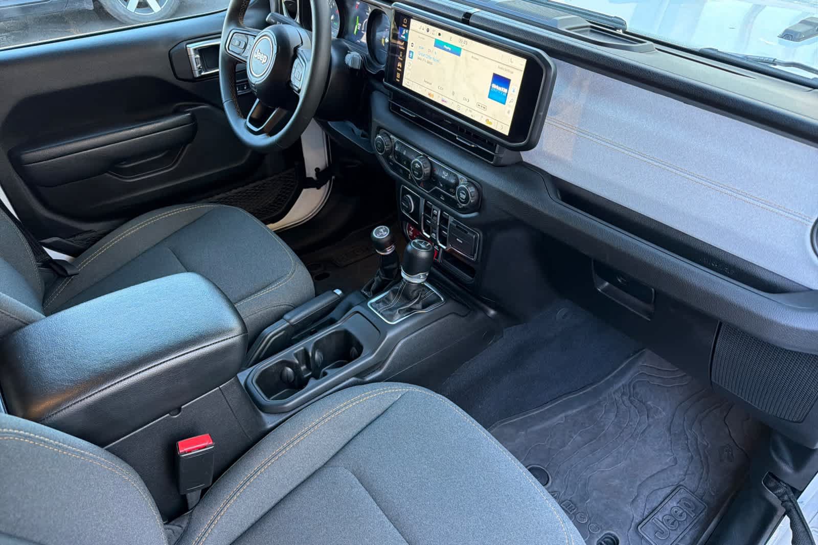 Used 2024 Jeep Wrangler Unlimited AWD/4WD image 18