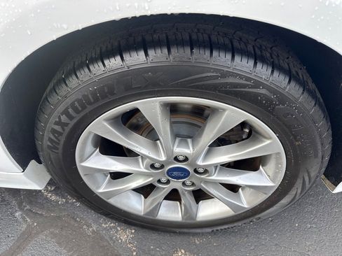 Used 2017 Ford Fusion SE image 5