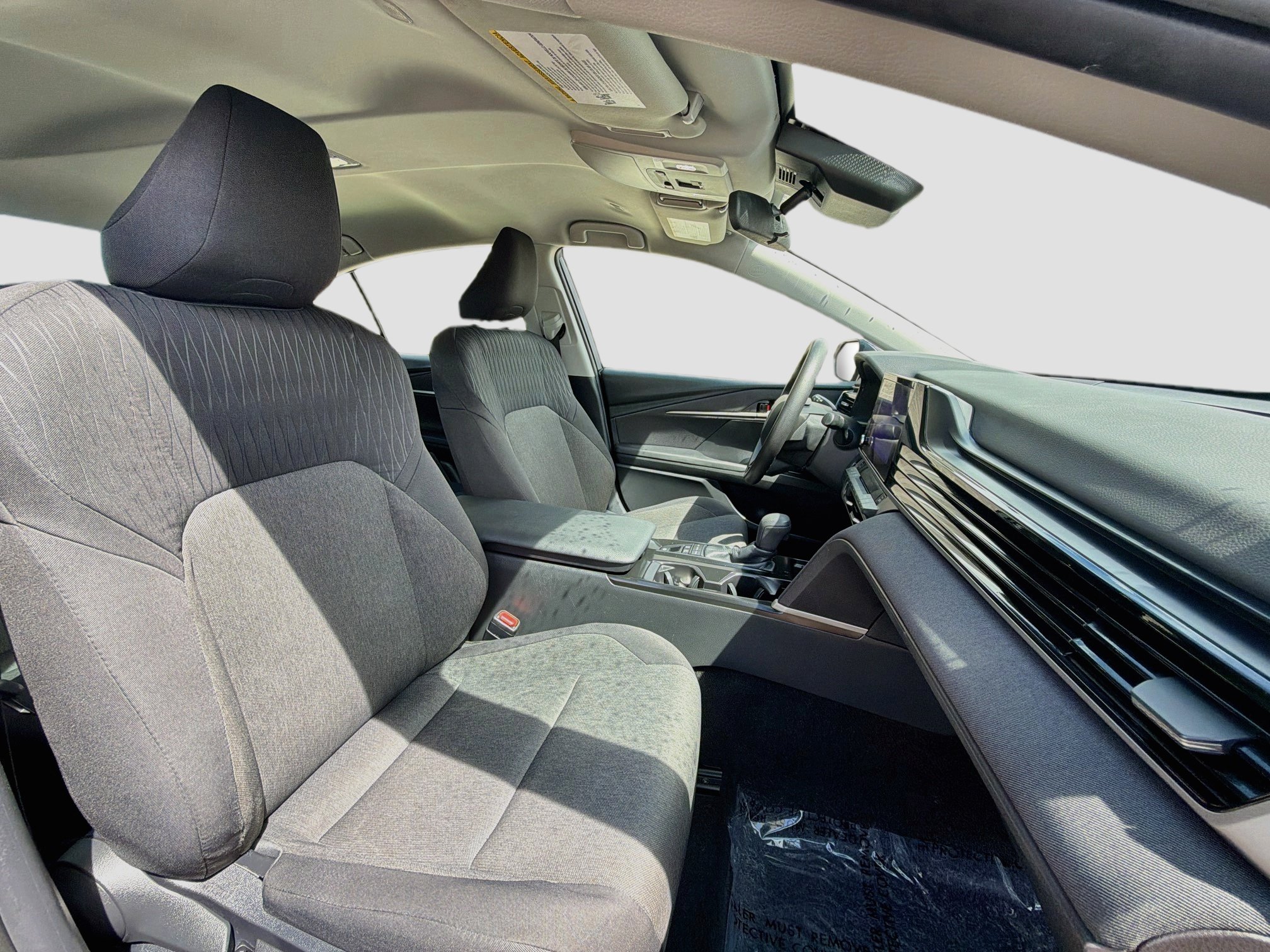 Used 2025 Toyota Camry LE FWD image 32