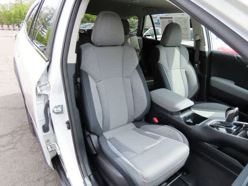Used 2024 Subaru Outback Premium AWD/4WD image 16