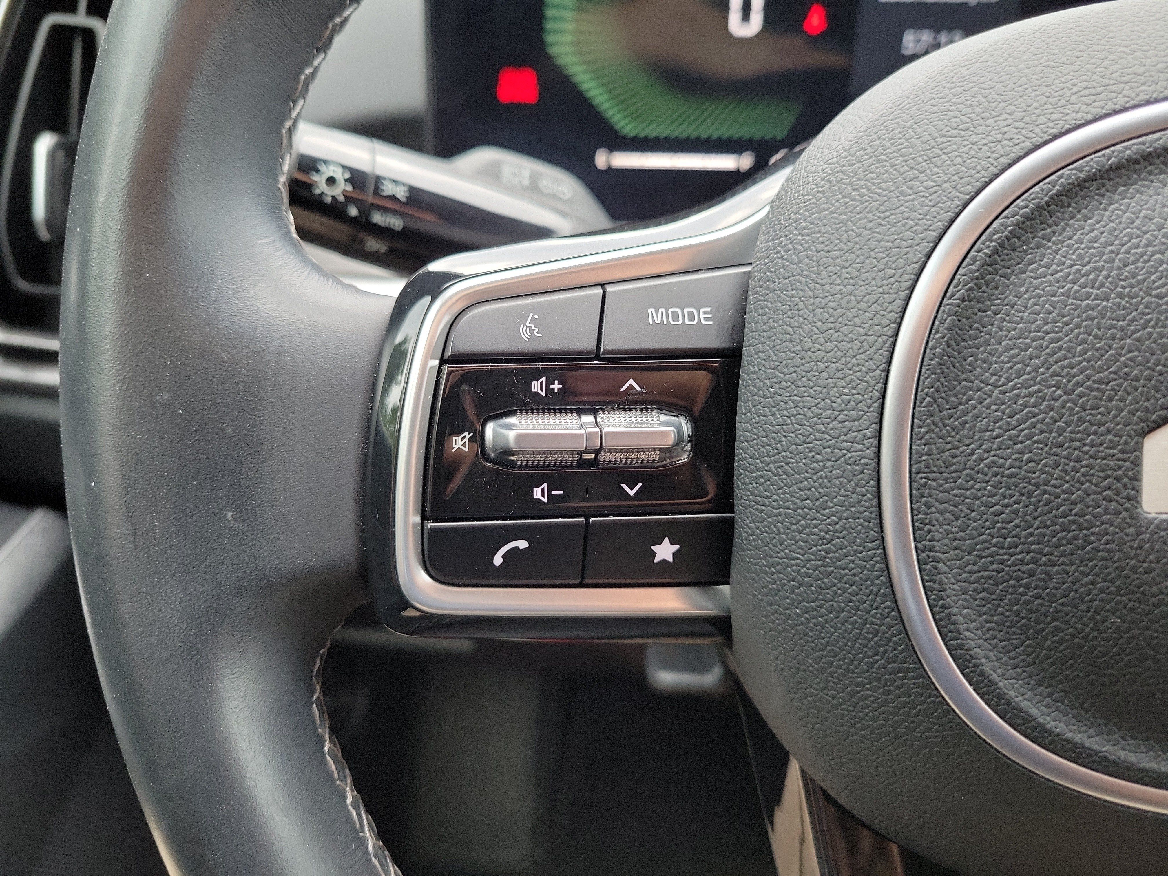 Certified 2025 Kia Sorento S w/ Panoramic Sunroof Package FWD image 26