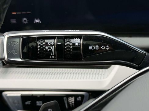 Used 2025 Cadillac Optiq Luxury 2 w/ LPO, Floor Liner Package image 28