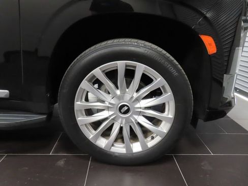 Used 2022 Cadillac Escalade ESV Luxury image 17