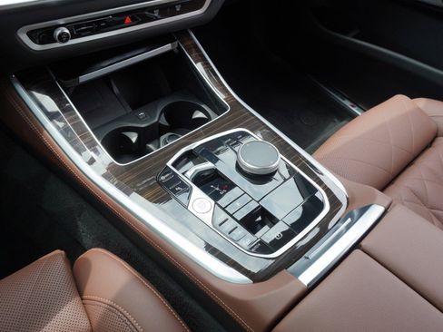 Used 2025 BMW X5 xDrive40i w/ M Sport Package AWD/4WD image 20