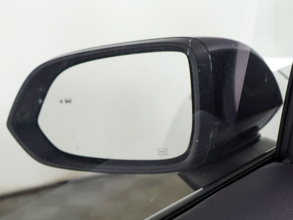 Used 2025 Chevrolet Equinox EV RS w/ Convenience Package II FWD image 40