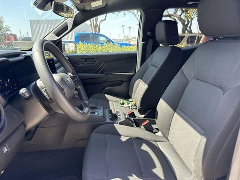 Used 2023 Chevrolet Colorado W/T image 16