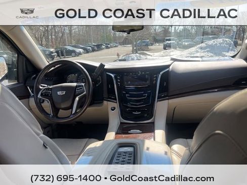 Used 2017 Cadillac Escalade Luxury image 11