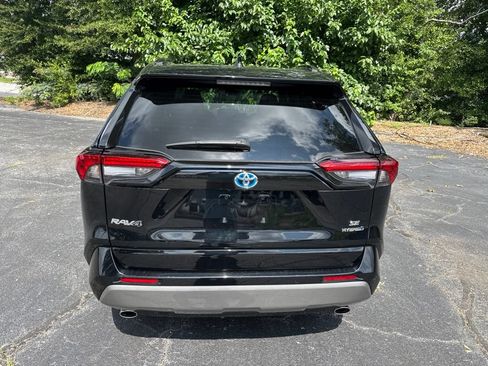 Used 2024 Toyota RAV4 SE AWD/4WD image 8