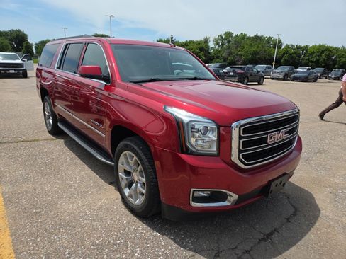 Used 2015 GMC Yukon XL SLT w/ HD Trailering Package AWD/4WD image 6