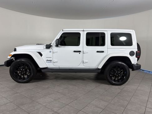 Used 2022 Jeep Wrangler Unlimited Sahara AWD/4WD image 2
