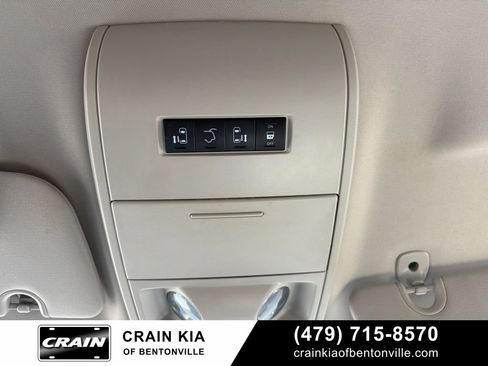 Used 2014 Dodge Grand Caravan SXT w/ UConnect Hands-Free Group FWD image 25
