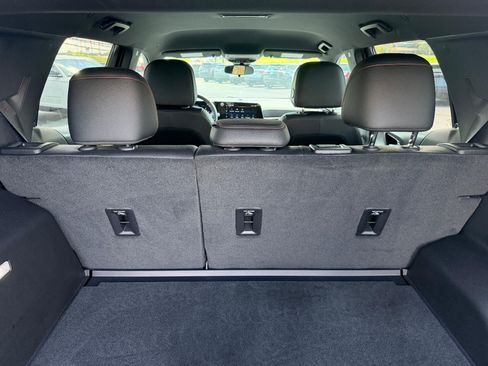 Used 2026 Chevrolet Equinox RS FWD image 9