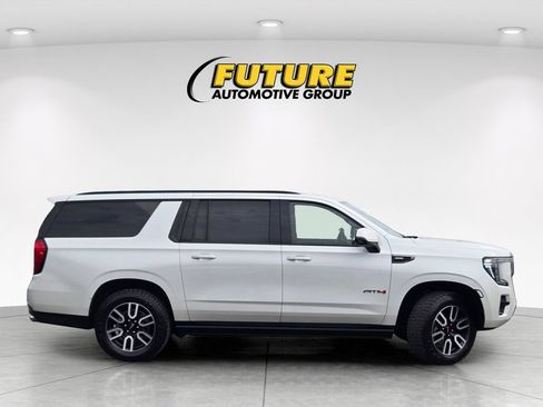 Used 2023 GMC Yukon XL AT4 w/ AT4 Premium Plus Package AWD/4WD image 3