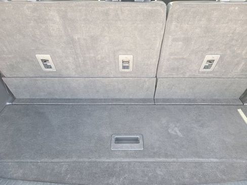 Used 2024 Ford Expedition XLT image 5