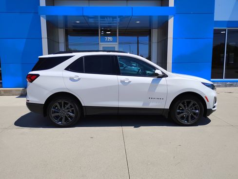 Used 2022 Chevrolet Equinox RS FWD image 2