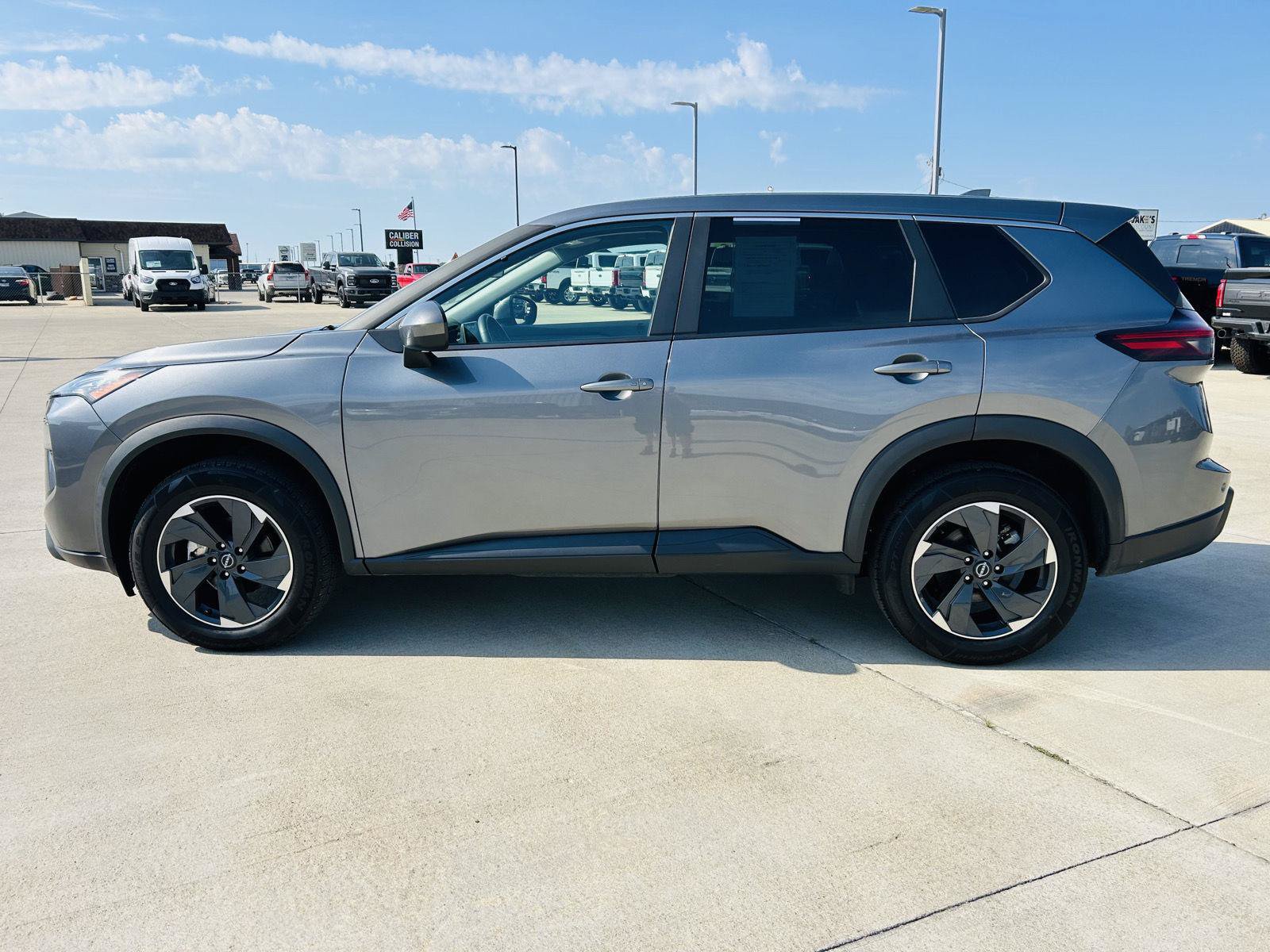 Used 2025 Nissan Rogue SV FWD image 33