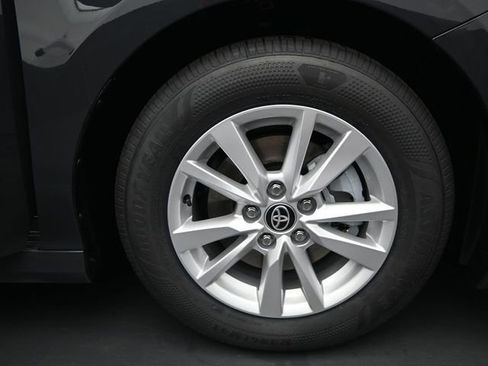Used 2025 Toyota Camry LE w/ Convenience Package FWD image 16