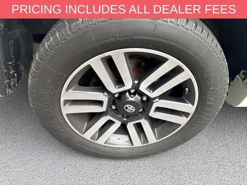 Used 2018 Toyota 4Runner Limited AWD/4WD image 19