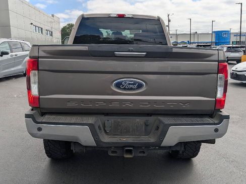Used 2019 Ford F250 XLT w/ XLT Premium Package AWD/4WD image 4