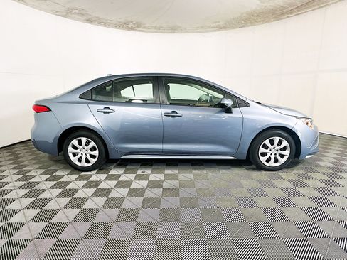 Used 2023 Toyota Corolla LE FWD image 2