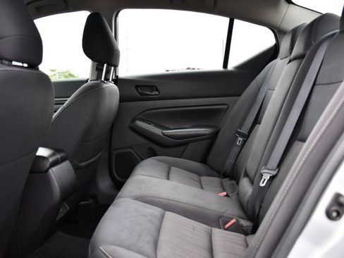 Used 2024 Nissan Altima 2.5 SV FWD image 17