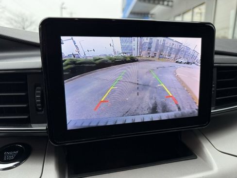 Used 2024 Ford Explorer XLT w/ Equipment Group 202A image 7