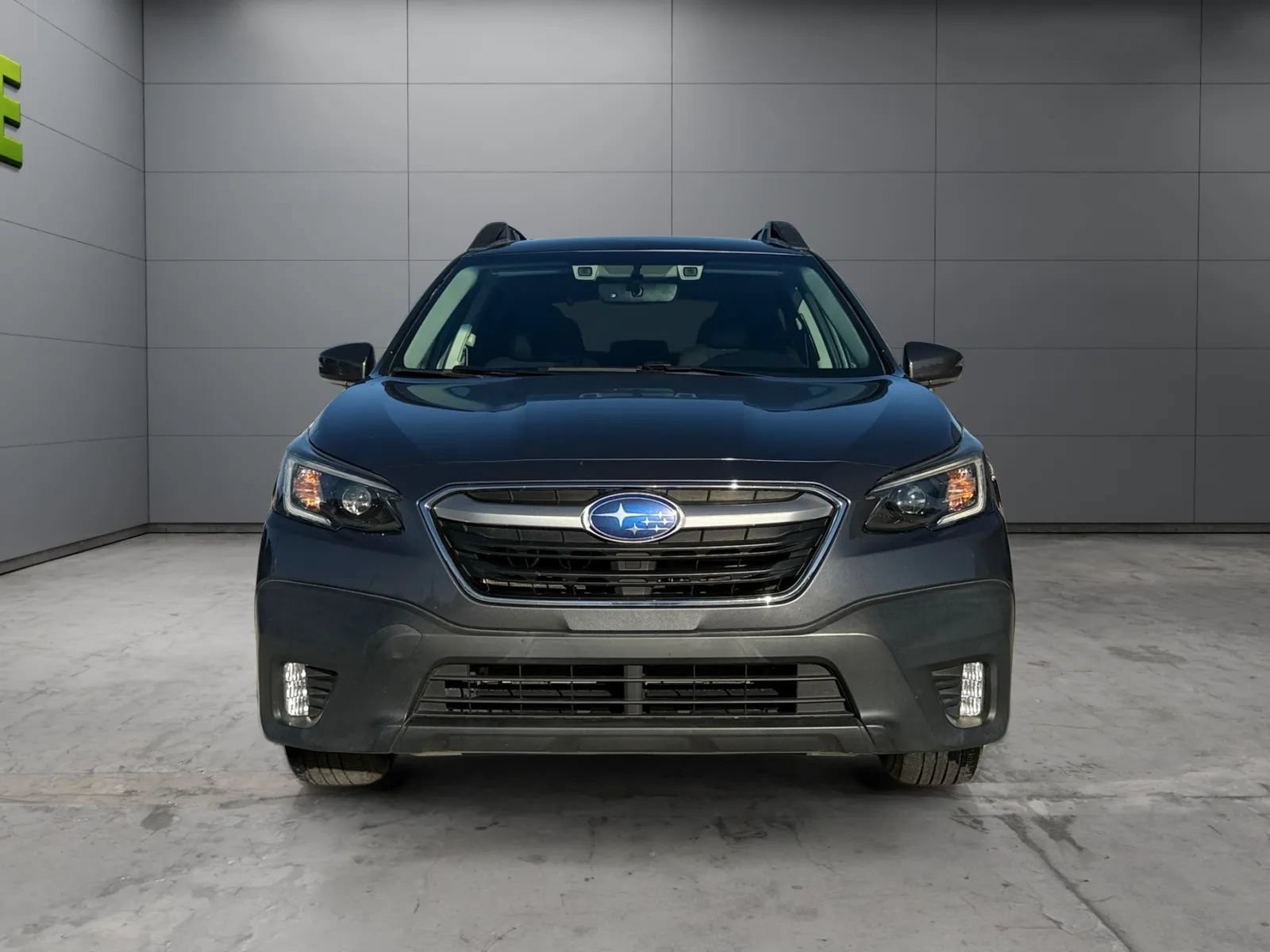 Used 2020 Subaru Outback Premium w/ Popular Package #1 AWD/4WD image 2