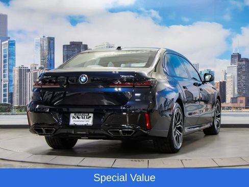 Used 2025 BMW 760i xDrive w/ Executive Package AWD/4WD image 8