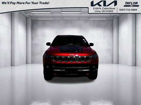 Used 2025 Jeep Compass Trailhawk AWD/4WD image 3