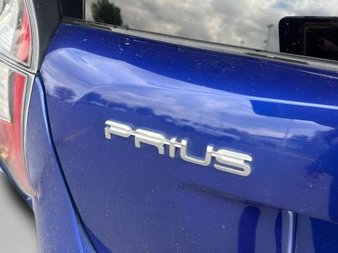 Used 2017 Toyota Prius Two w/ Carpet Mat Package FWD image 9