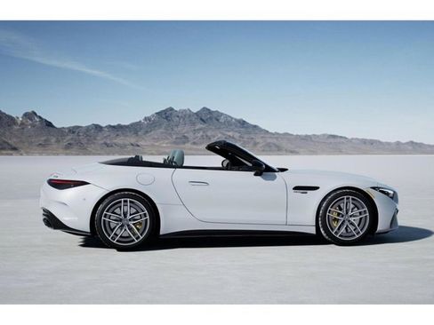 New 2025 Mercedes-Benz SL 55 AMG 4MATIC image 17