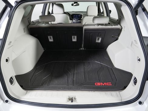 Used 2020 GMC Terrain Denali w/ Denali Premium Package AWD/4WD image 18