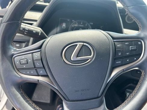 Used 2021 Lexus UX 200 w/ Premium Package FWD image 13