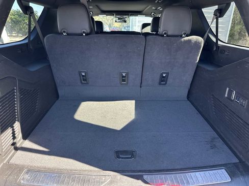 Used 2024 GMC Yukon XL Denali image 25