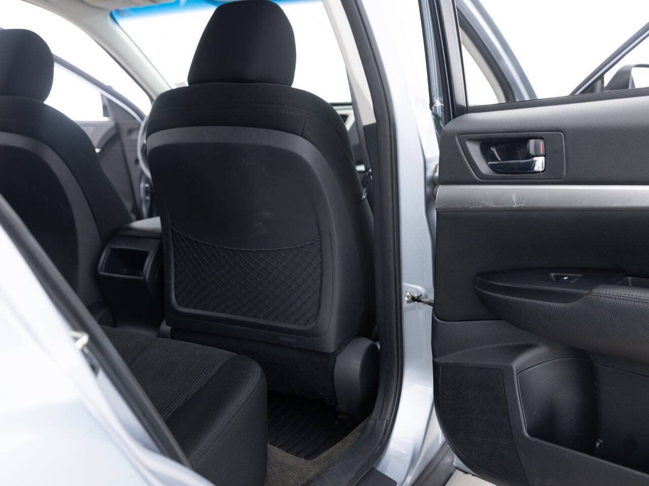 Used 2014 Subaru Outback 2.5i Premium AWD/4WD image 30