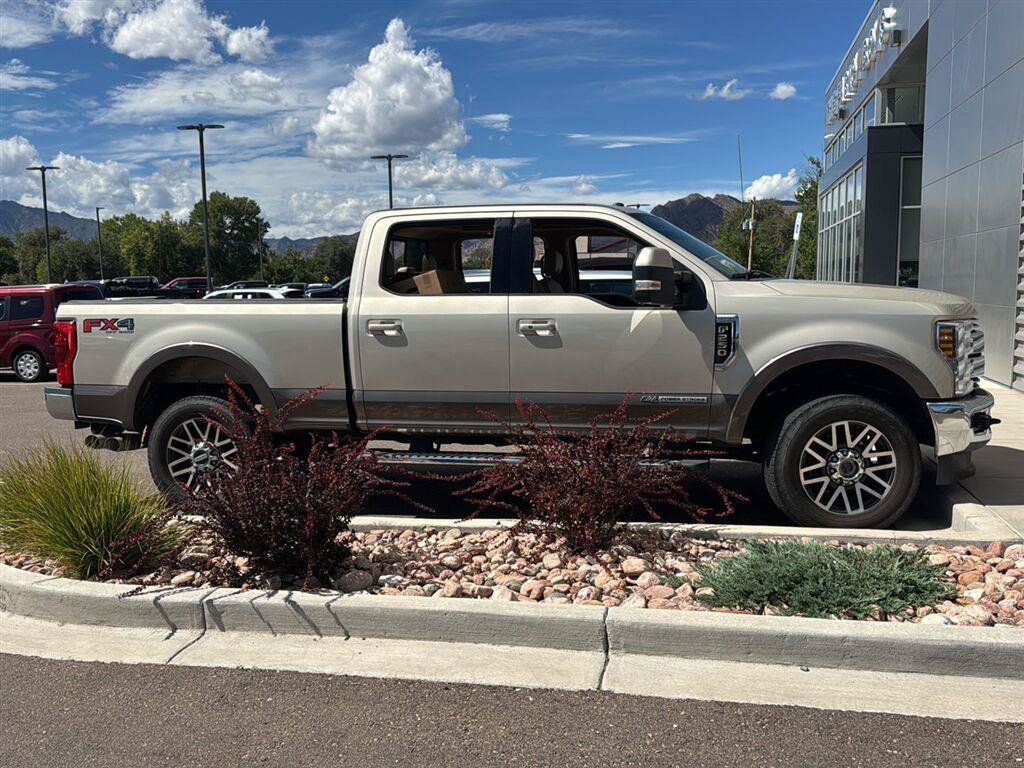 Used 2018 Ford F250 Lariat w/ Lariat Ultimate Package AWD/4WD image 4