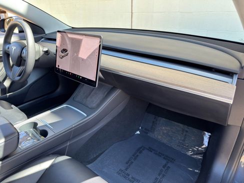 Used 2021 Tesla Model 3 Standard Range Plus image 14