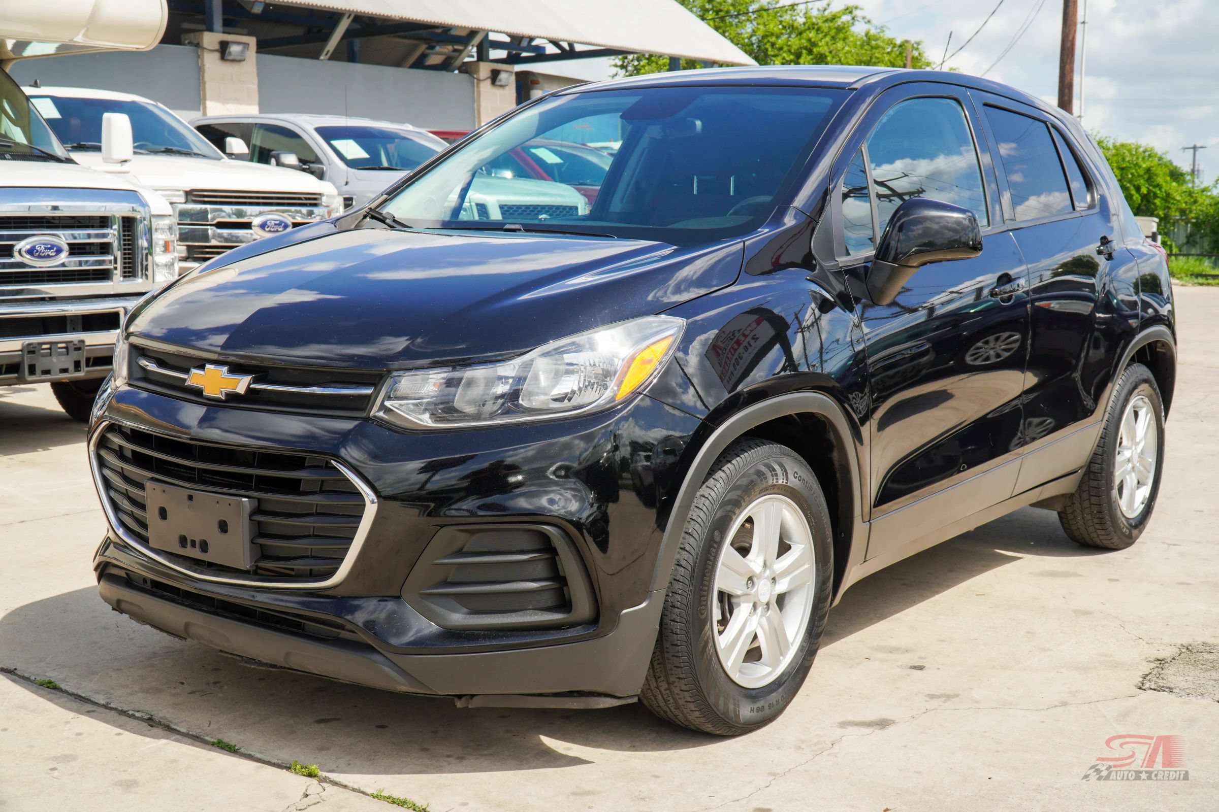 Used 2020 Chevrolet Trax LS w/ Tint and Cruise Package FWD image 3