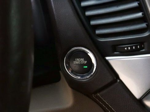 Used 2016 Chevrolet Suburban LT image 25