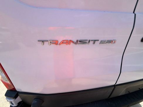 Used 2018 Ford Transit 250 148 Medium Roof RWD image 28