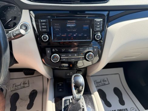 Used 2022 Nissan Rogue Sport SL w/ Premium Package AWD/4WD image 13